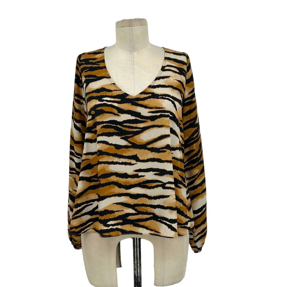 Lovers + Friends Tiger Print Long Sleeve‎ Cold Shoulder Top Size Small